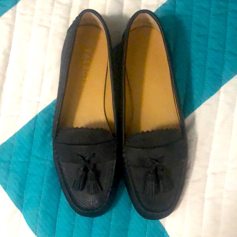 Talbots 8M black tasseled flats